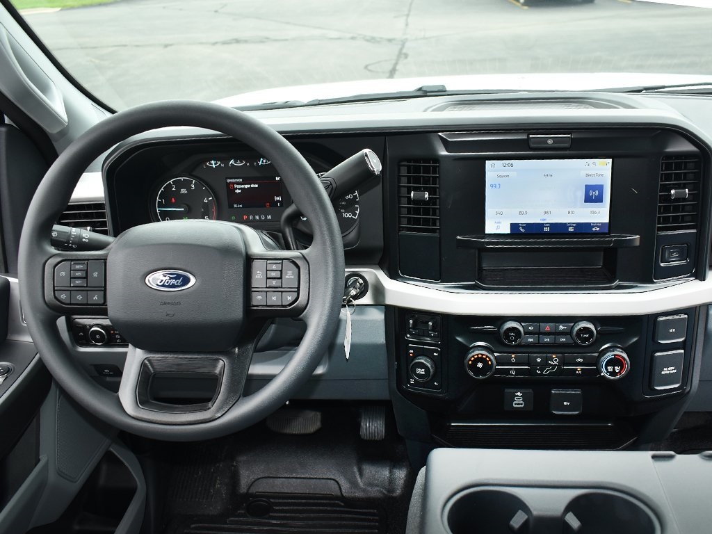 2025 Ford F-250 XLT photo 13