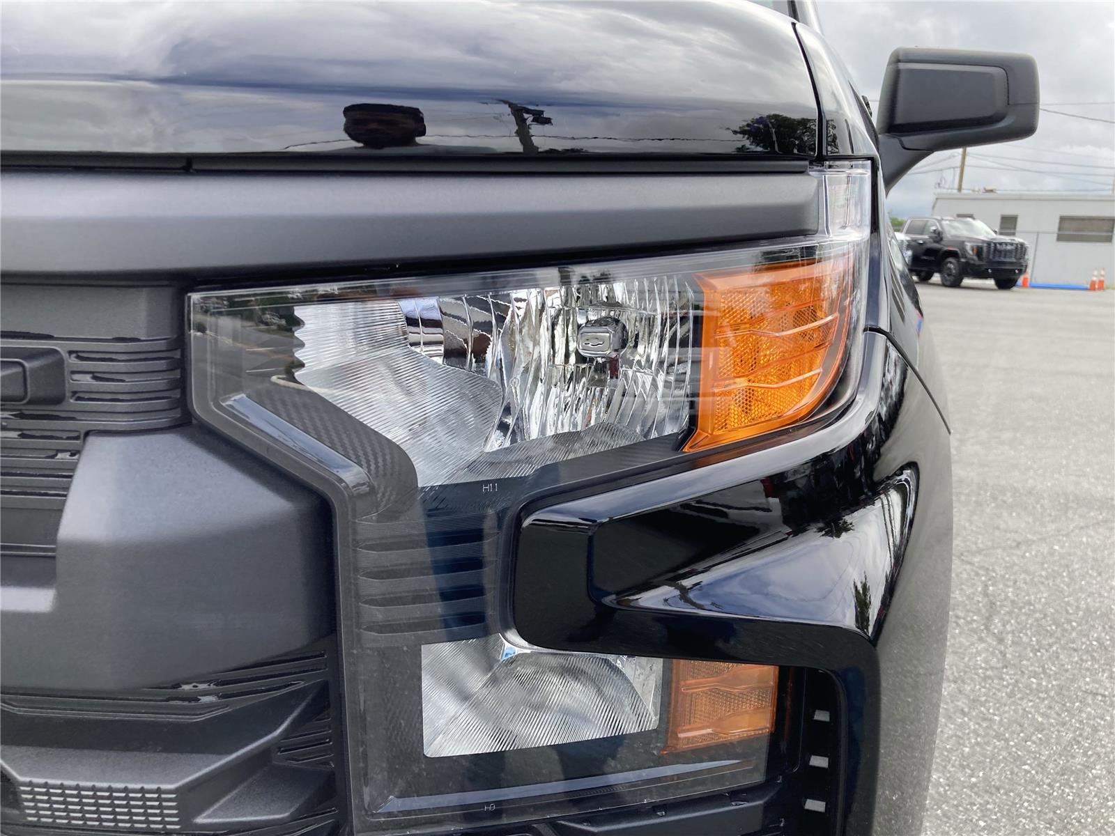 2025 Chevrolet Silverado 1500 Custom photo 10