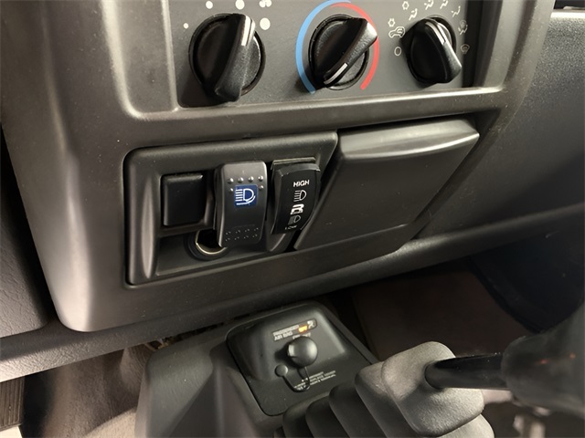 2002 Jeep Wrangler X photo 26