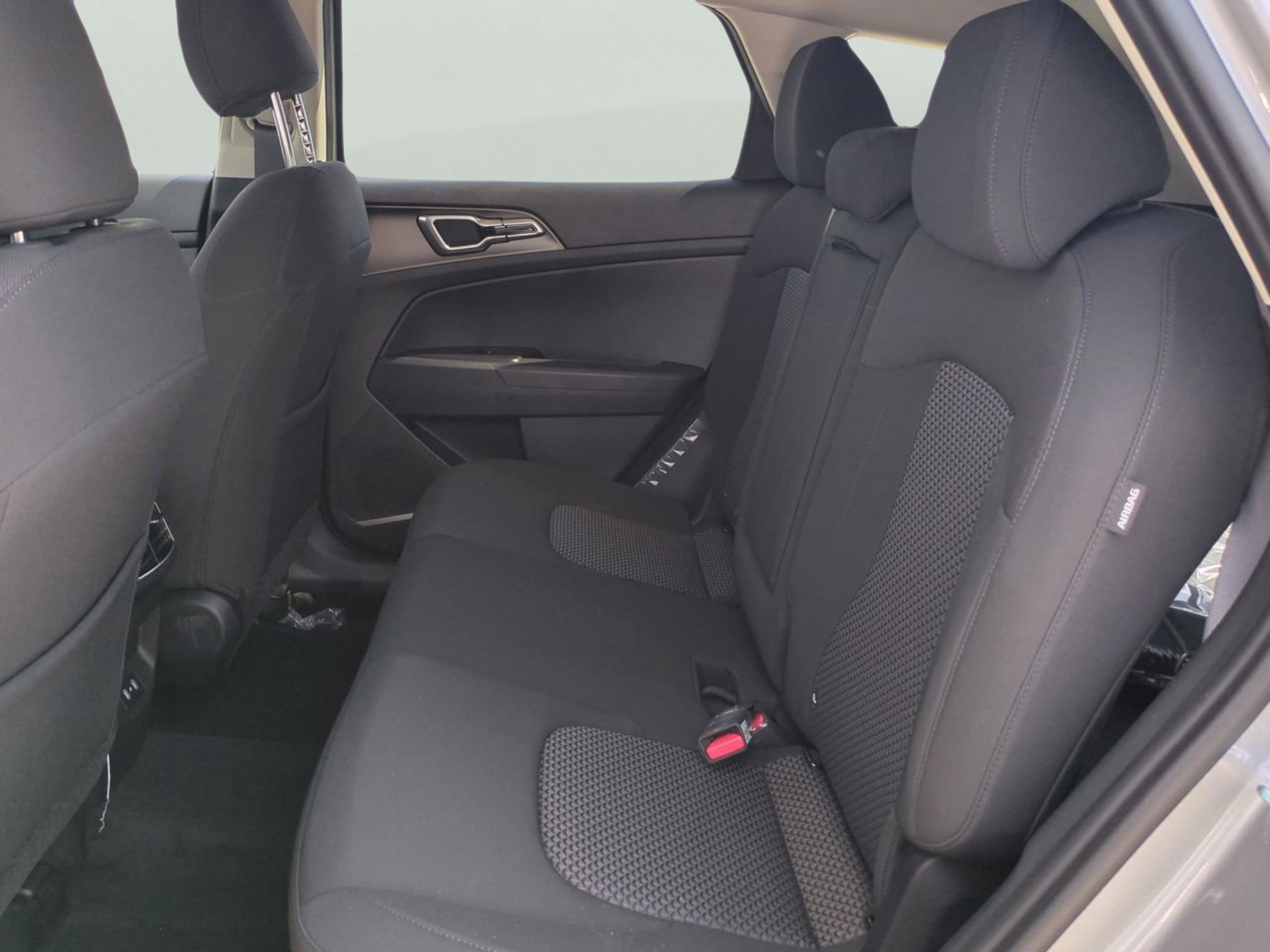 2026 Kia Sportage Hybrid LX photo 7