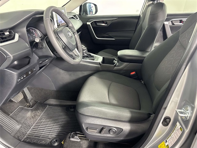 2024 Toyota RAV4 XLE photo 10