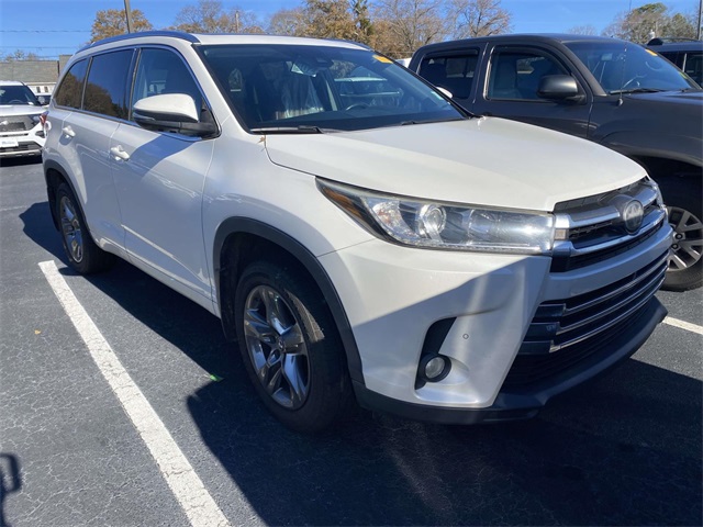 2017 Toyota Highlander Limited Platinum's photo