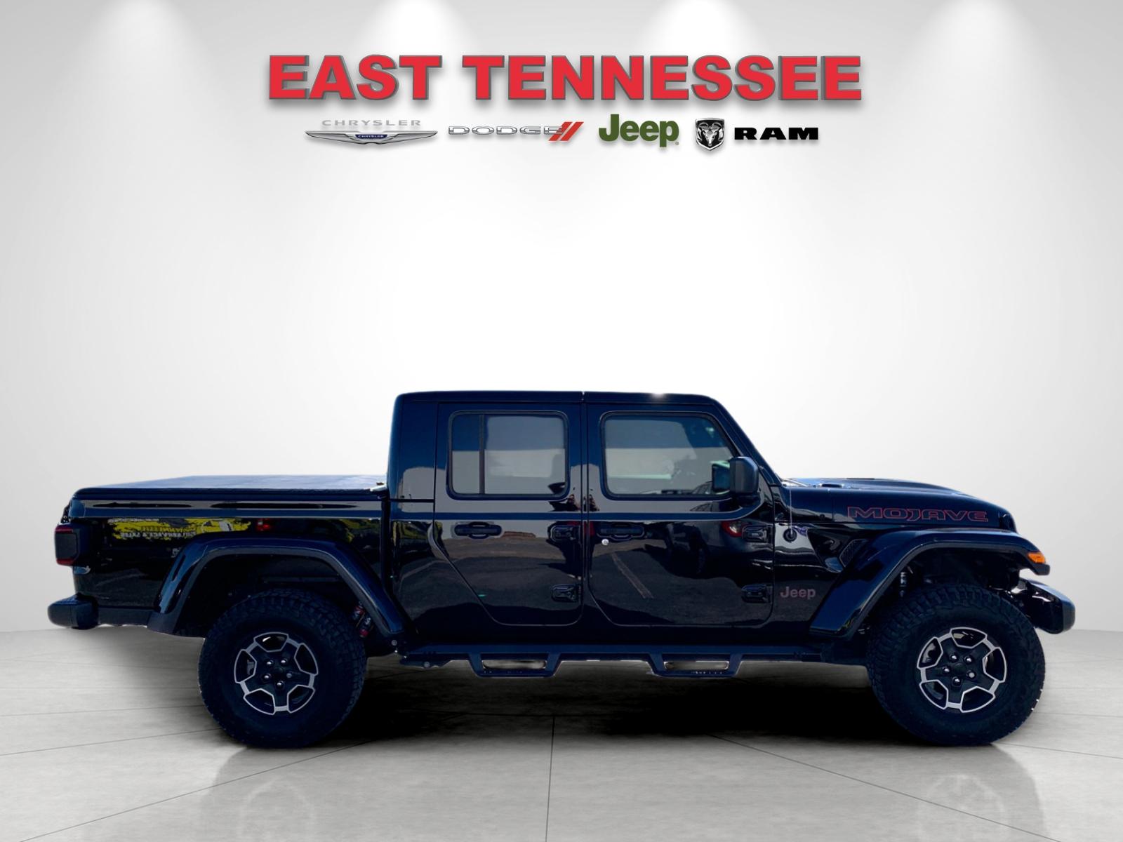 2023 Jeep Gladiator Mojave photo 2