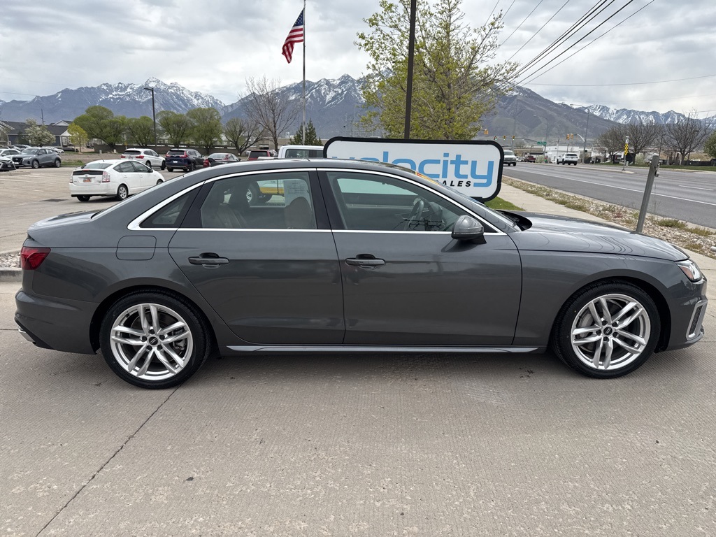 2022 Audi A4 45 S line Premium photo 2