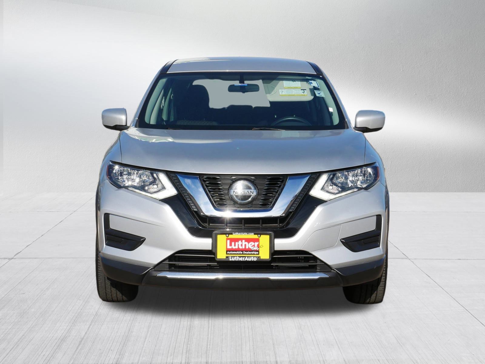 2018 Nissan Rogue S photo 2