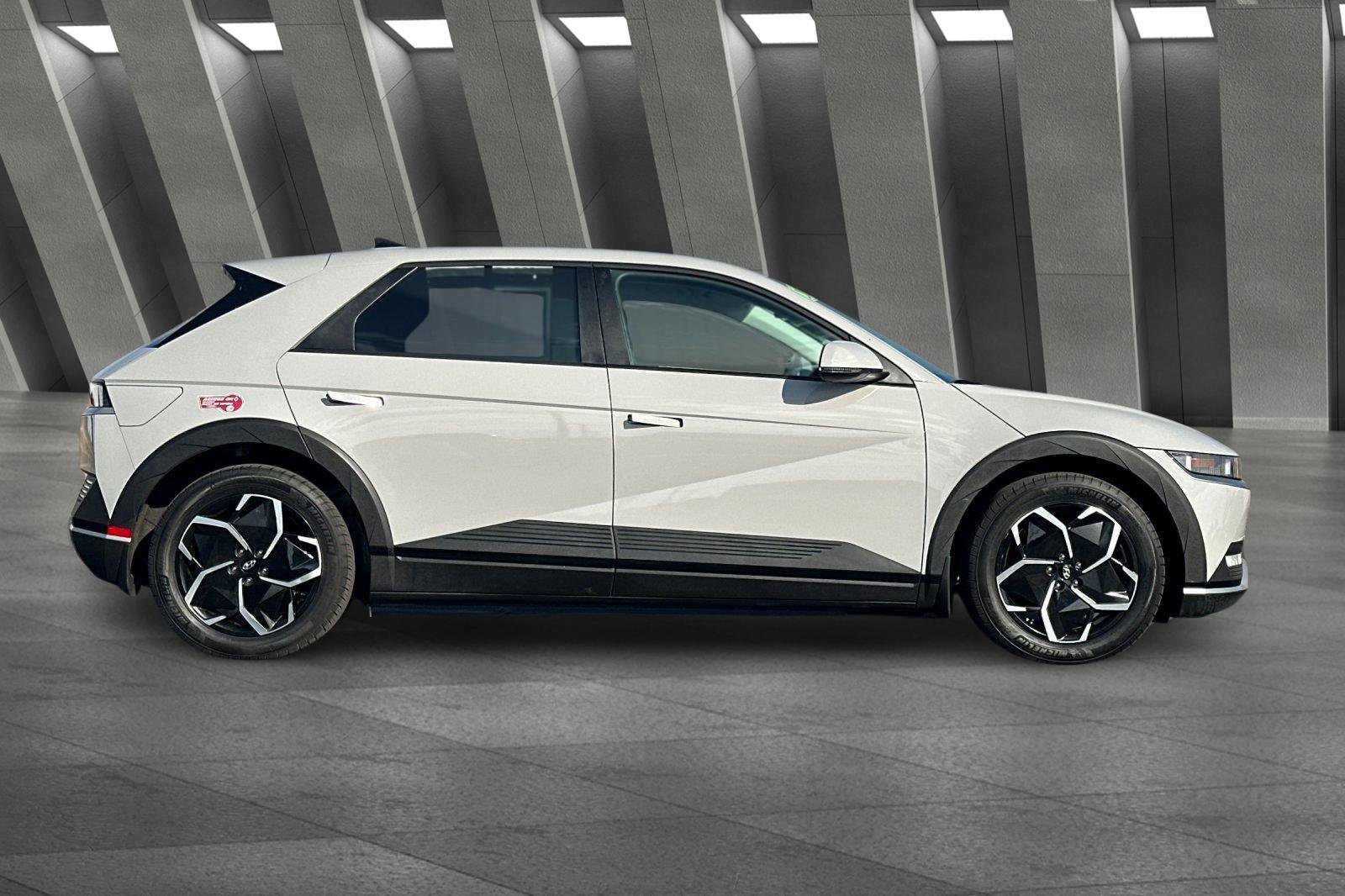 2024 Hyundai Ioniq 5 SEL photo 3