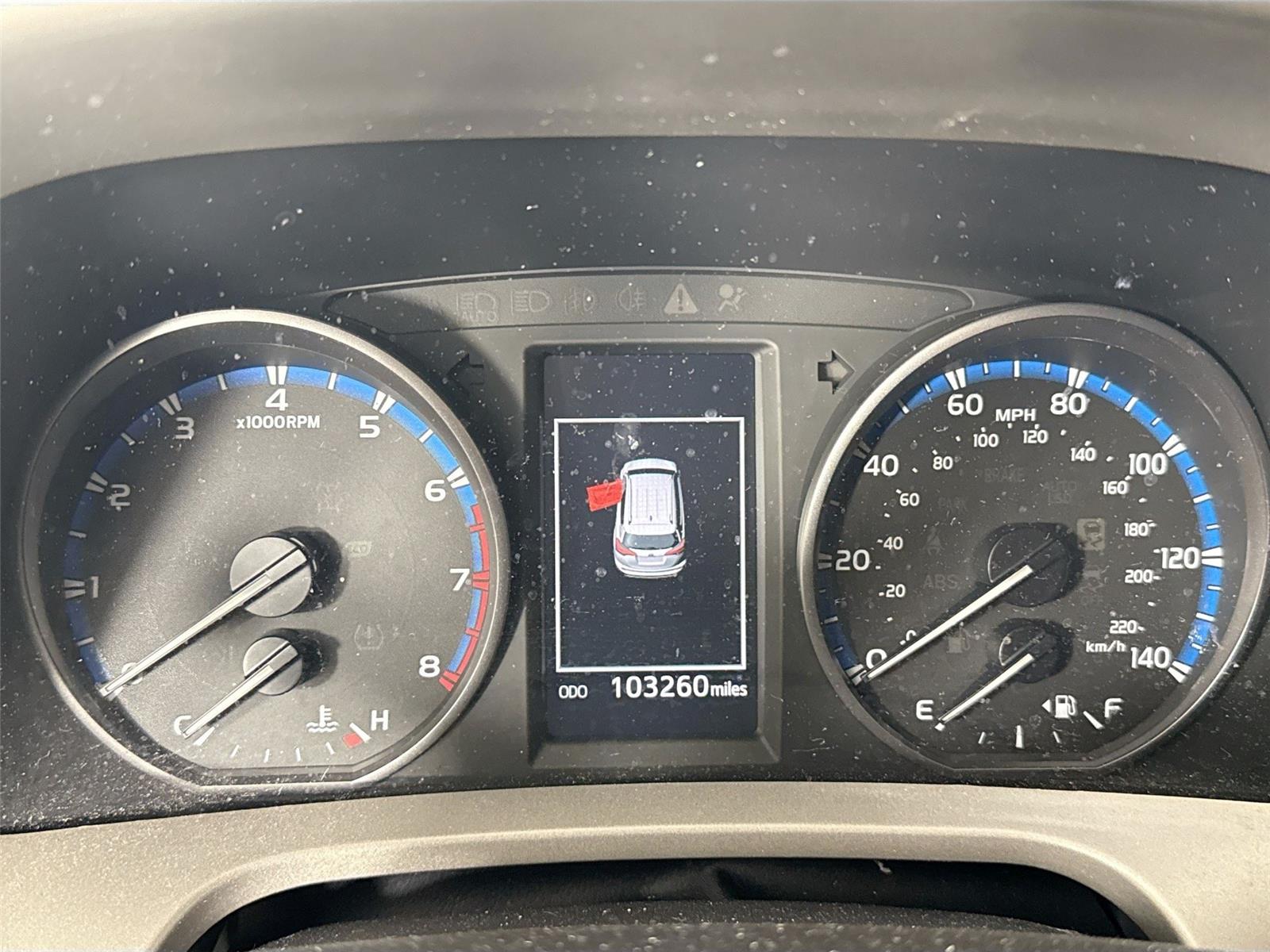 2017 Toyota RAV4 LE photo 13