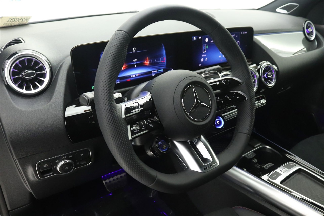 2025 Mercedes Benz GLA 35 AMG 4MATIC photo 2