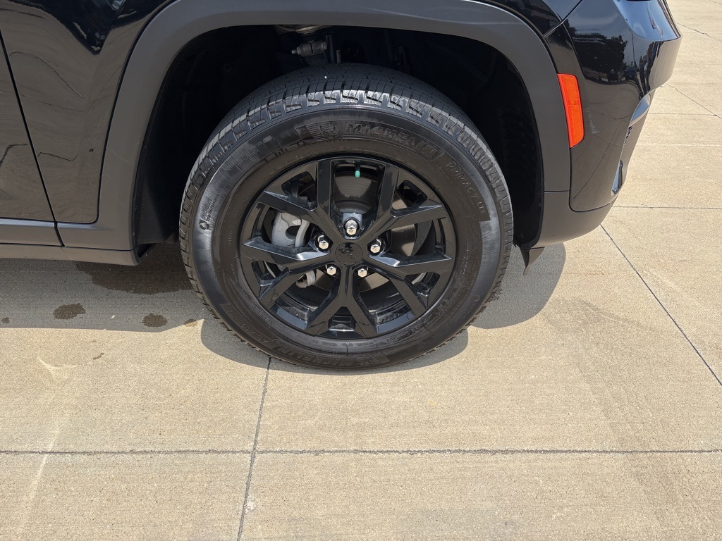 2024 Jeep Grand Cherokee Altitude photo 35