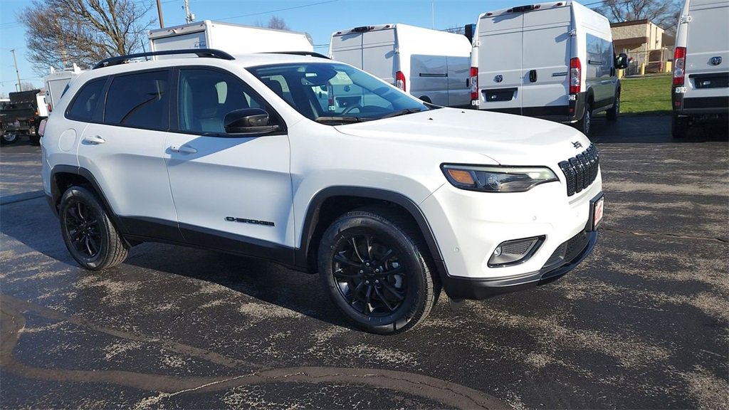 2023 Jeep Cherokee Altitude Lux photo 2