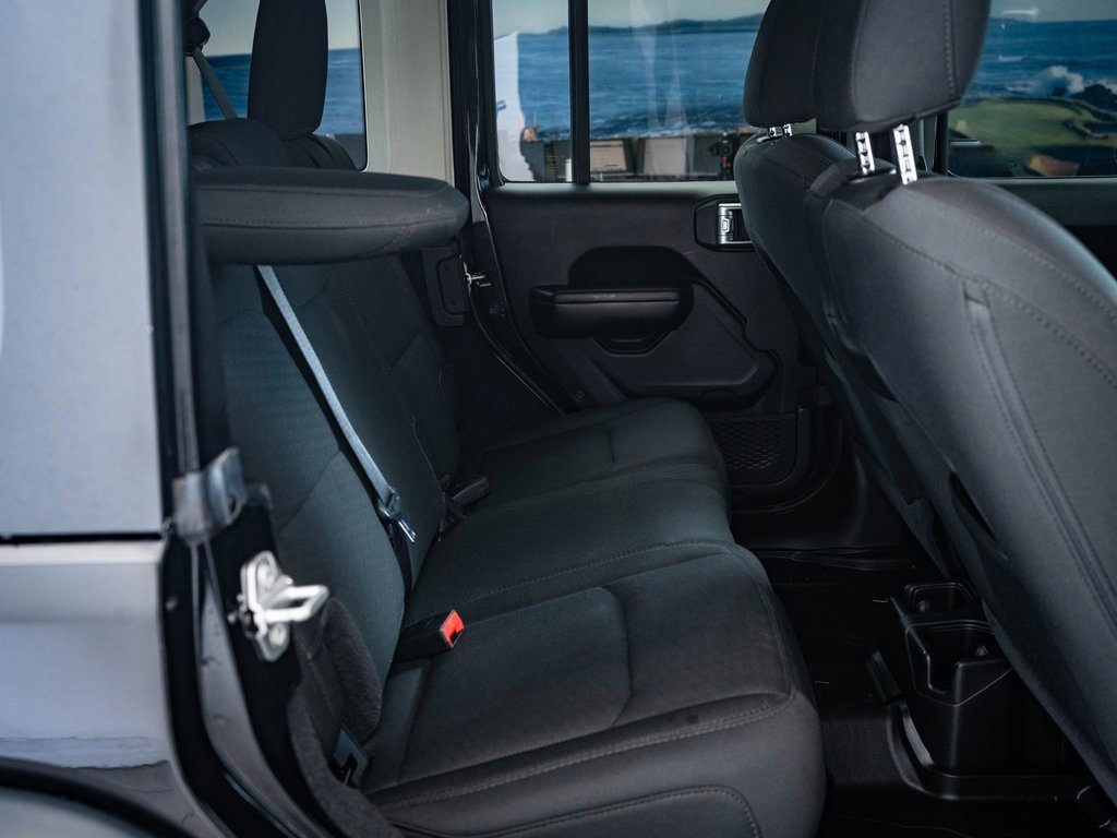2020 Jeep Wrangler Unlimited Willys photo 32