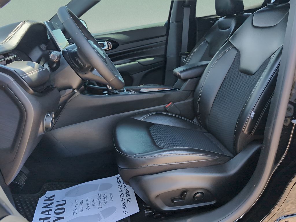 2023 Jeep Compass Altitude photo 7