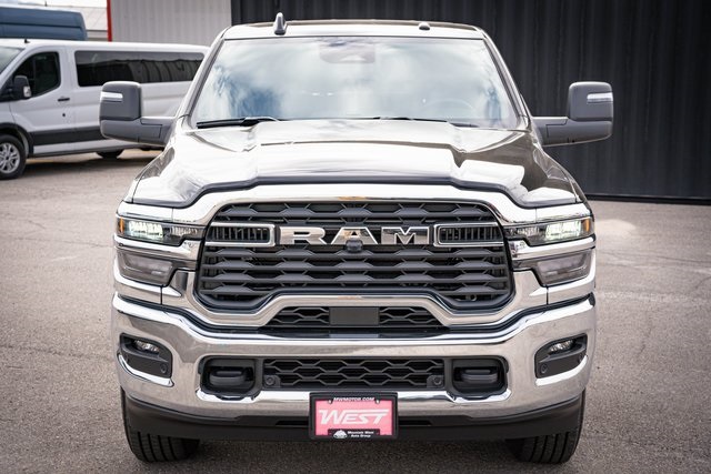 2025 Ram 2500 Tradesman photo 2