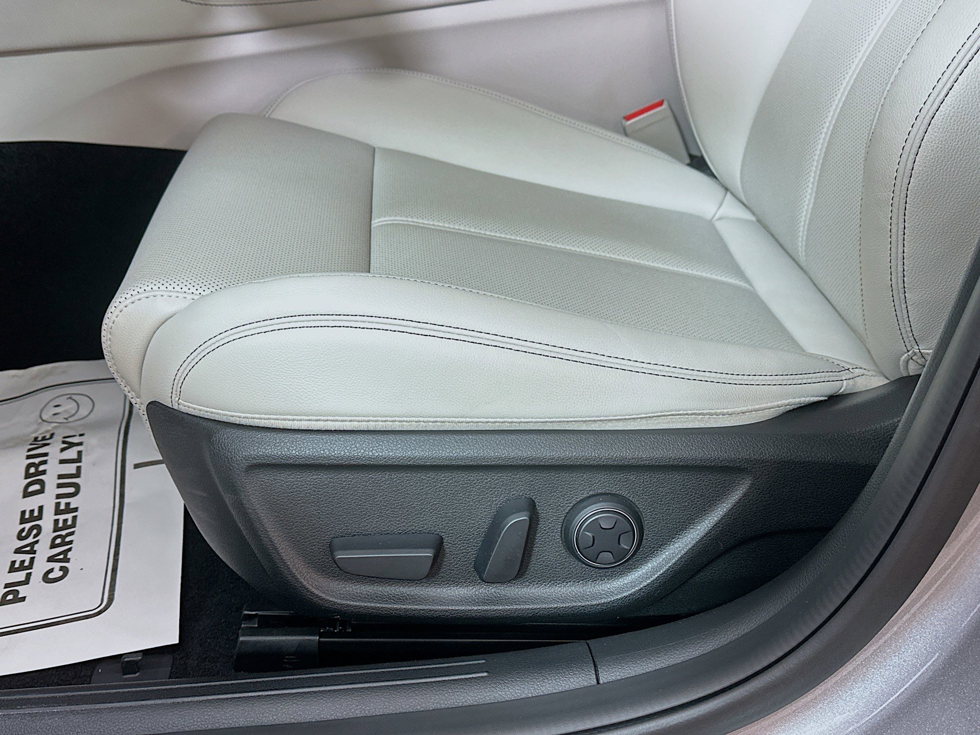 2025 Genesis G70 2.5T photo 18