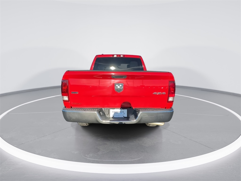 2021 Ram 1500 Classic SLT photo 3