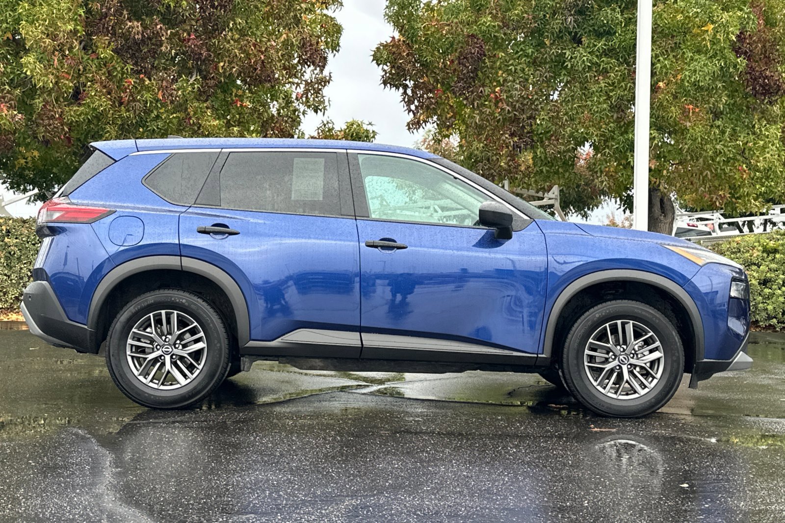 2023 Nissan Rogue S photo 3