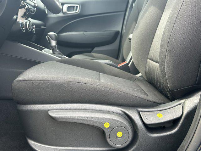 2025 Hyundai Venue SE photo 8