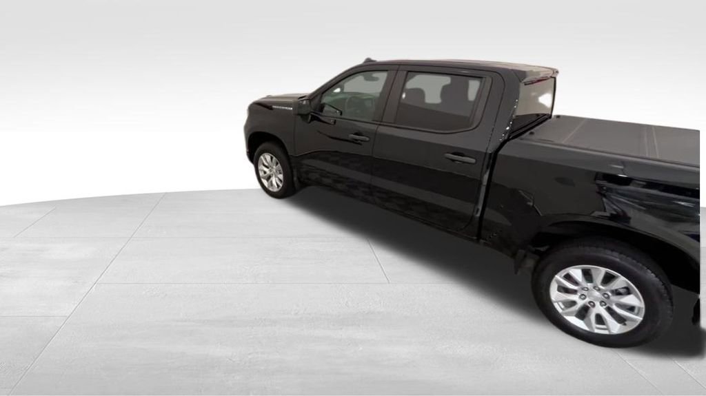 2024 Chevrolet Silverado 1500 Custom photo 7
