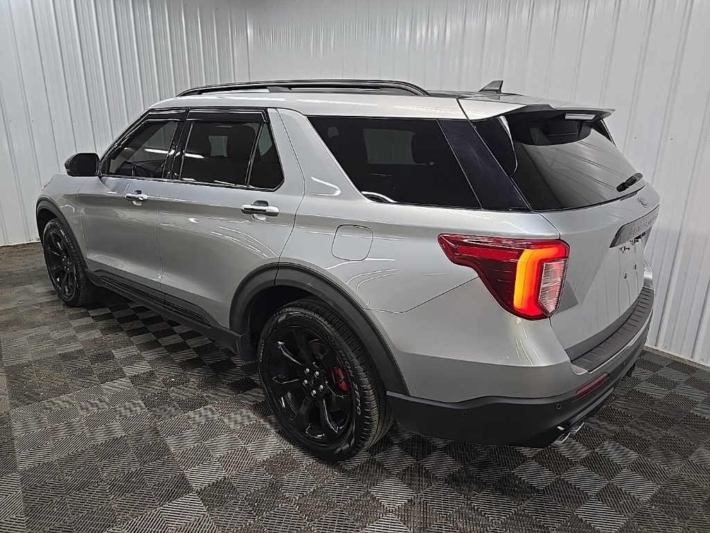 2022 Ford Explorer ST photo 9