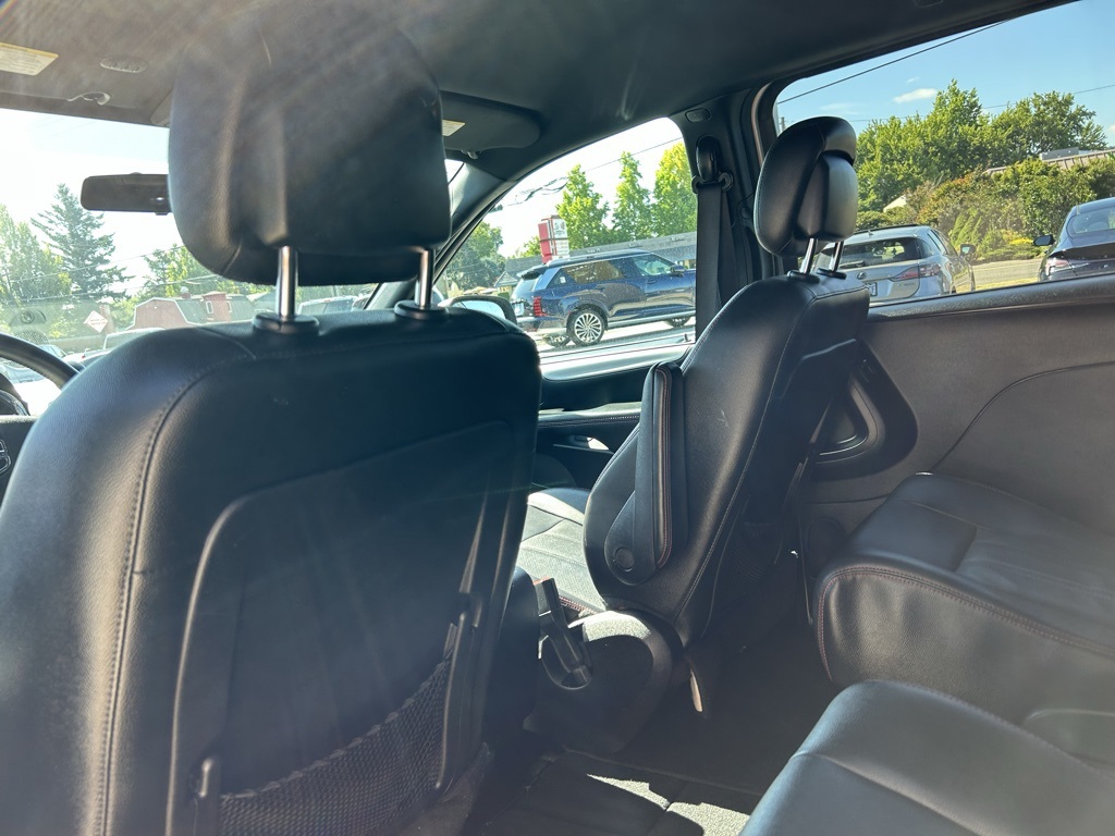 2016 Dodge Grand Caravan R/T photo 22