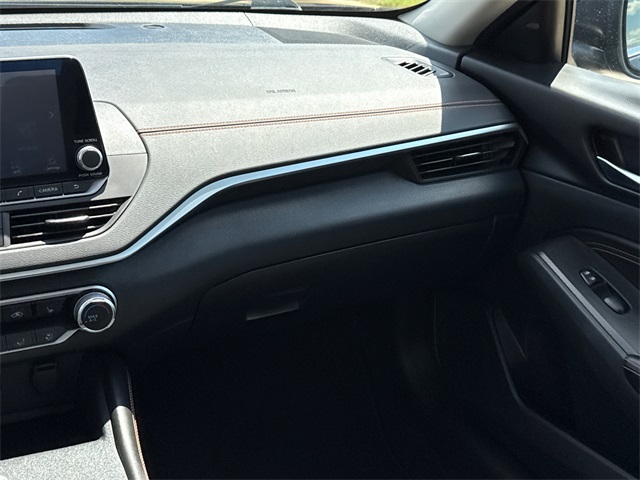2022 Nissan Altima 2.5 SR photo 14
