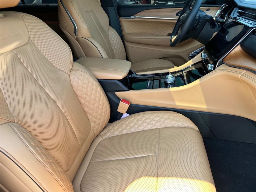 2023 Jeep Grand Cherokee L Summit photo 14