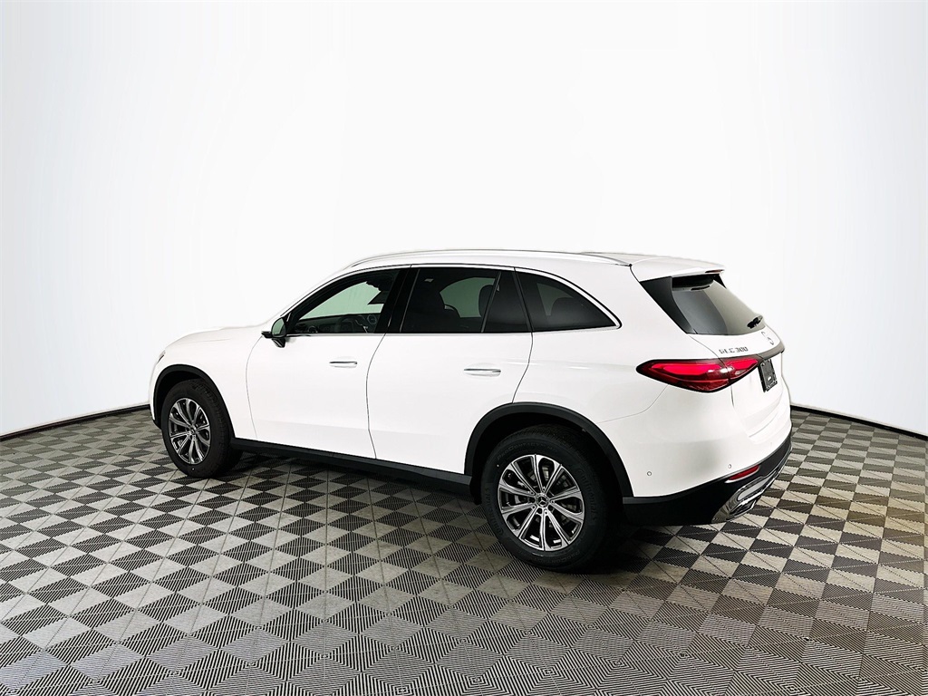 2026 Mercedes Benz GLC 300 4MATIC photo 4