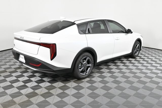 2025 Kia K4 LXS photo 4
