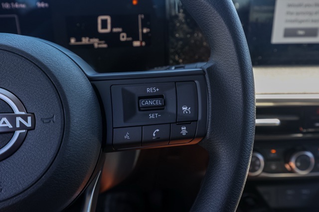 2025 Nissan Kicks SV photo 24
