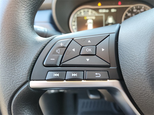 2025 Nissan Versa SV photo 13