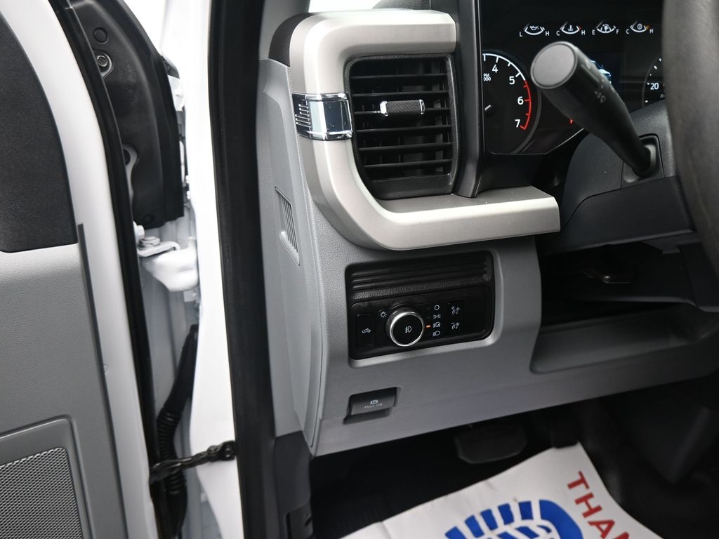 2024 Ford F-250 photo 3