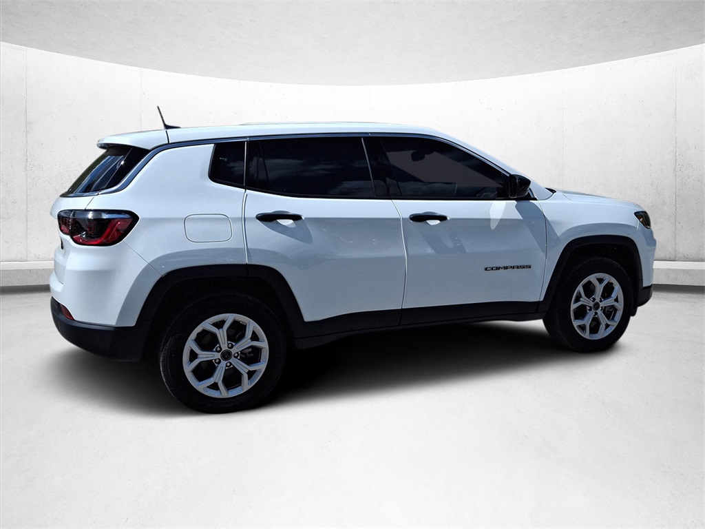 2025 Jeep Compass Sport photo 3