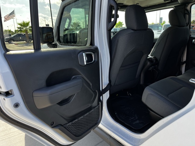 2025 Jeep Gladiator Willys photo 16