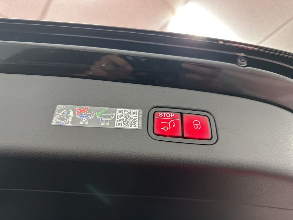 2026 Mercedes Benz GLC 300 photo 24