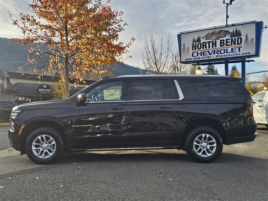 2026 Chevrolet Suburban LS photo 4