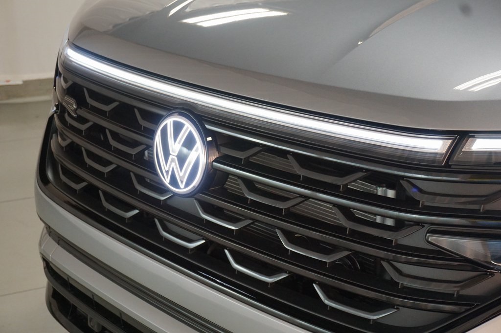 2026 Volkswagen Atlas Cross Sport SEL R-Line photo 35