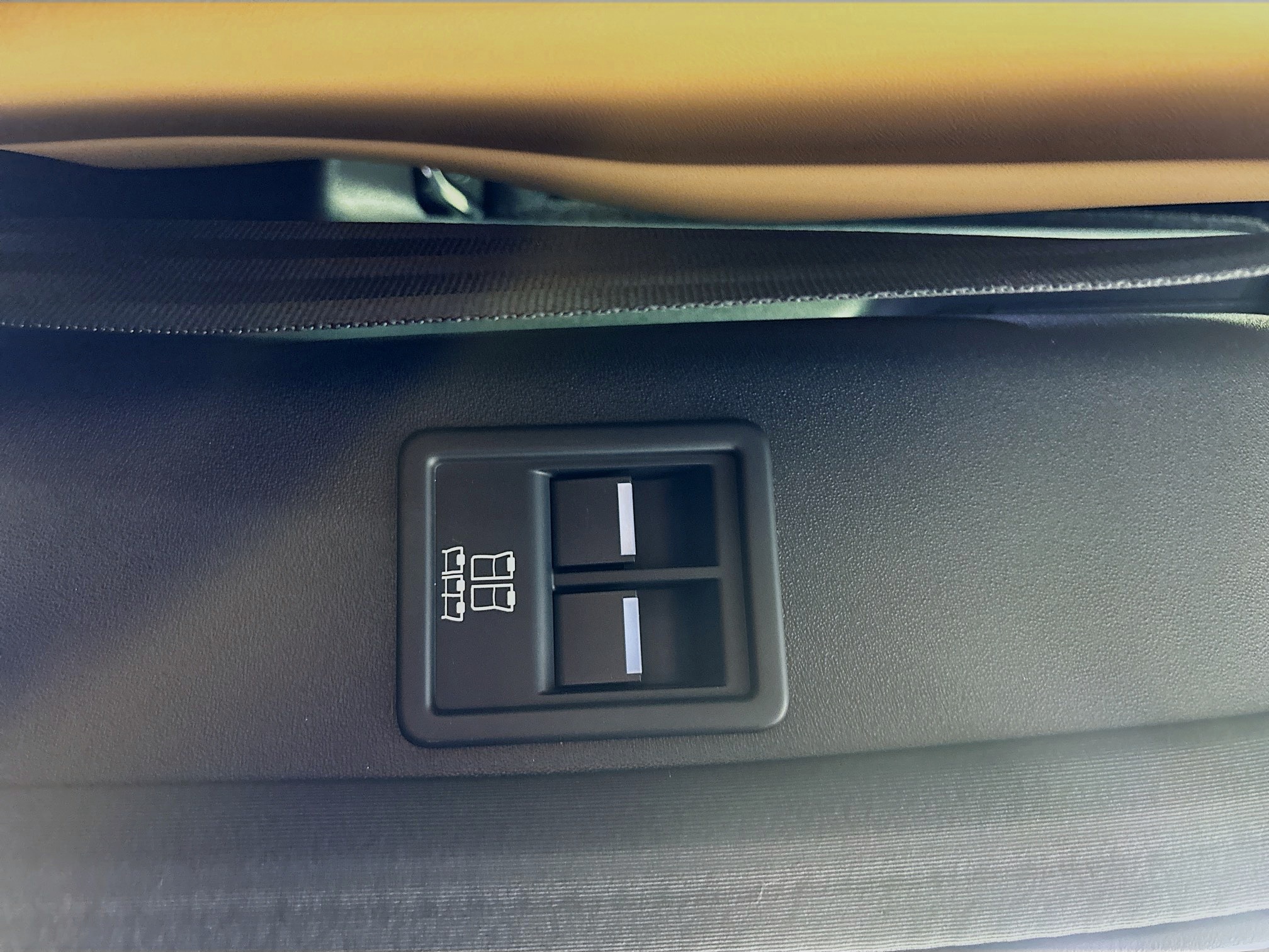 2025 Land Rover Discovery Metropolitan Edition photo 32