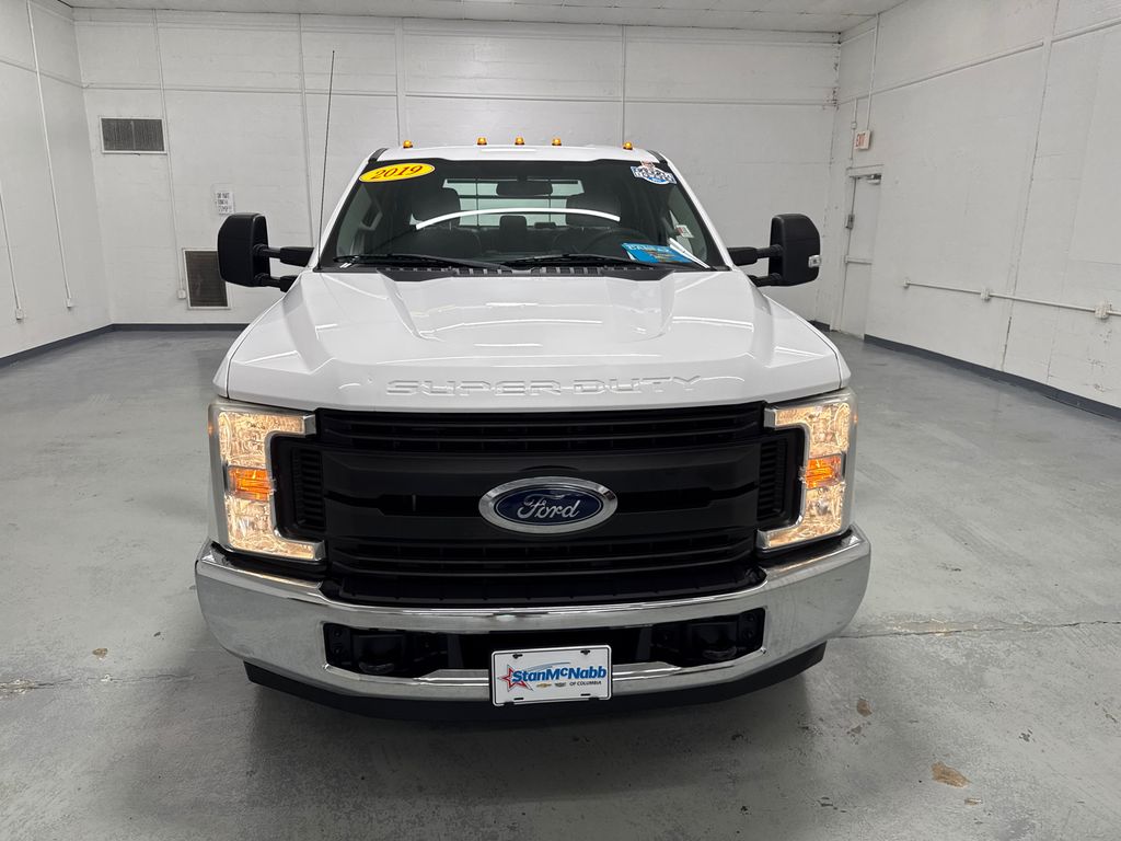 2019 Ford F-350 XL photo 2