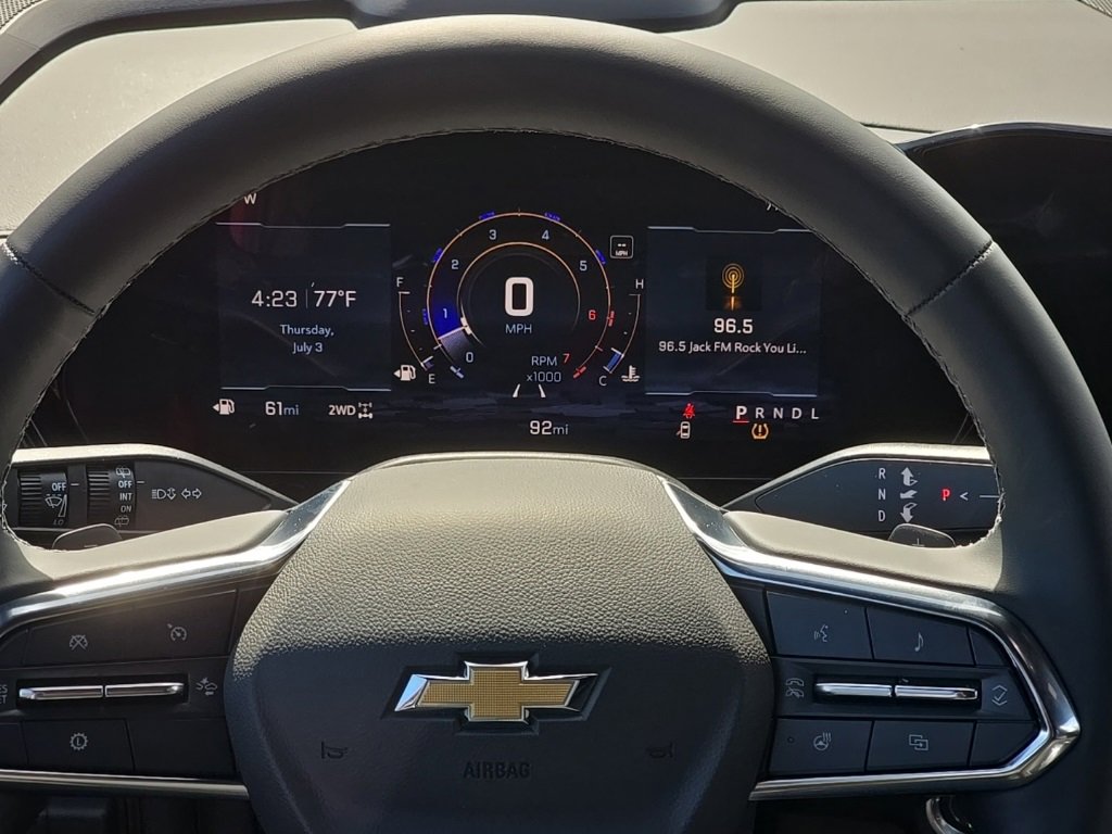 2025 Chevrolet Suburban LT photo 10