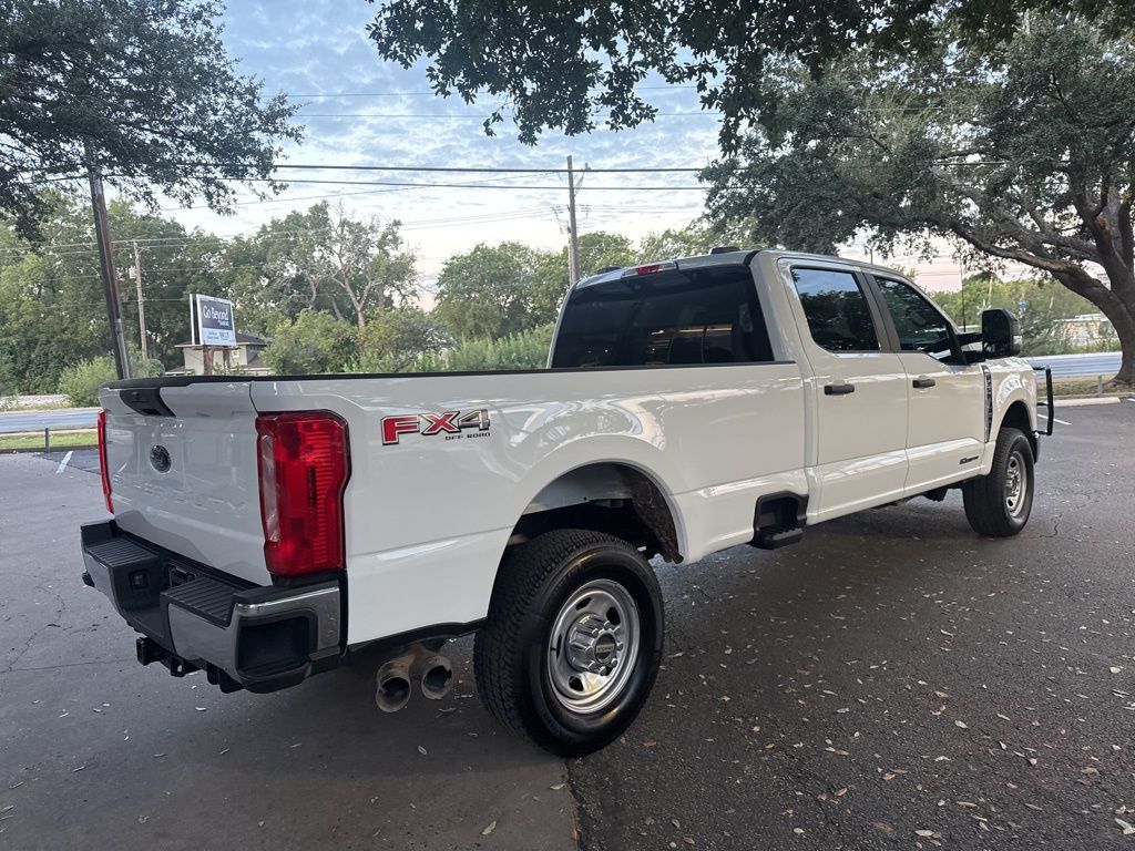 2023 Ford F-350 photo 6
