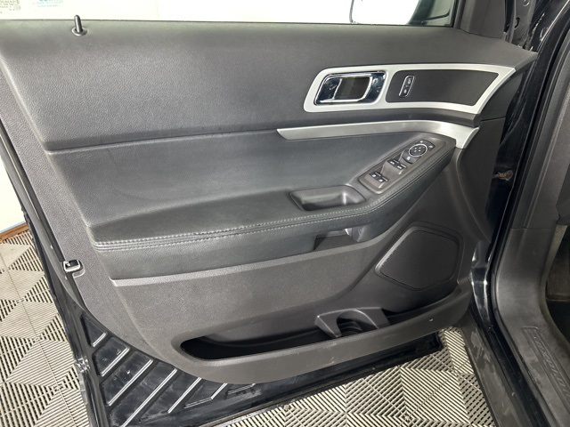 2015 Ford Explorer XLT photo 9