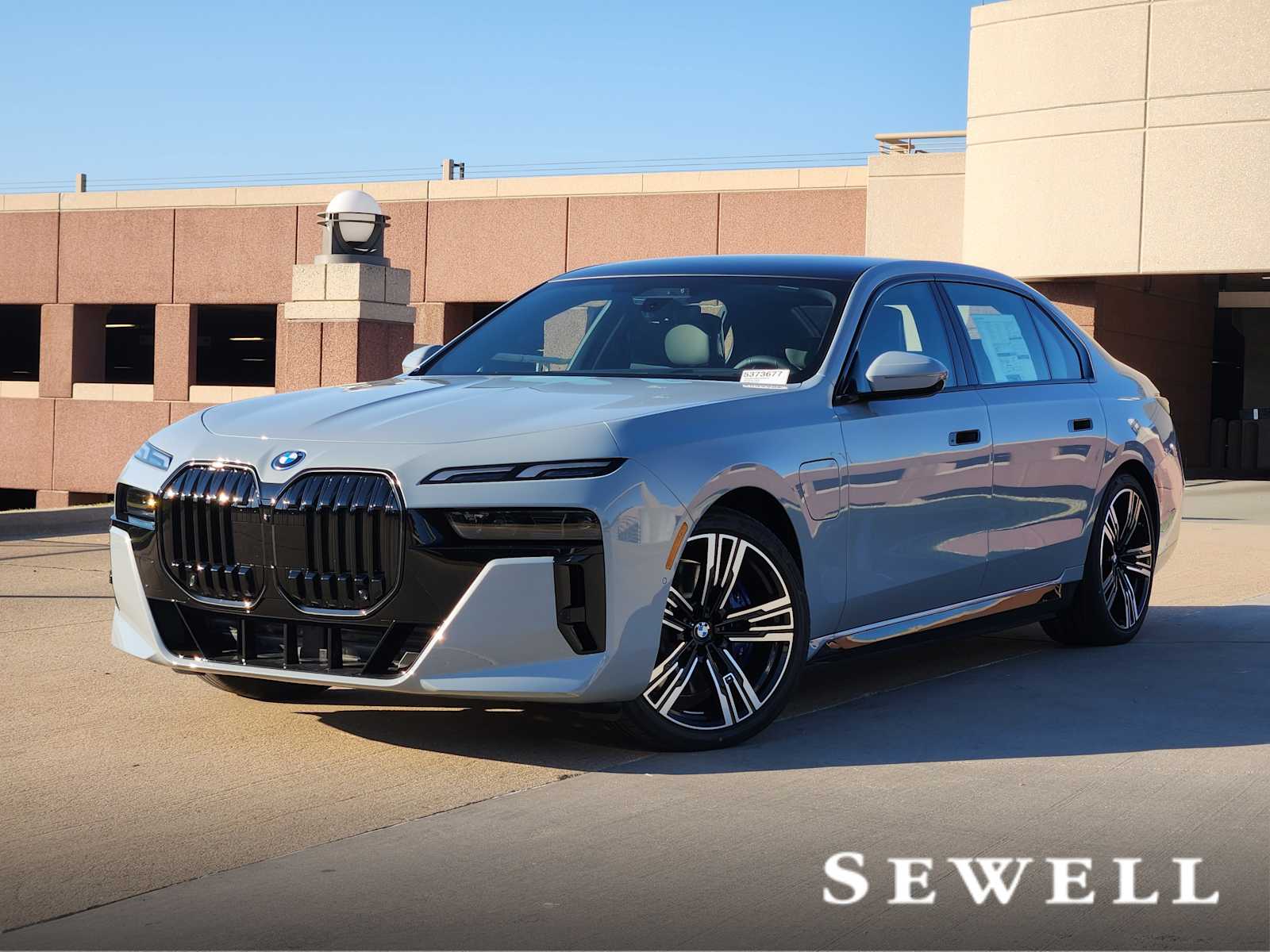 2026 BMW 7 Series 750e's photo