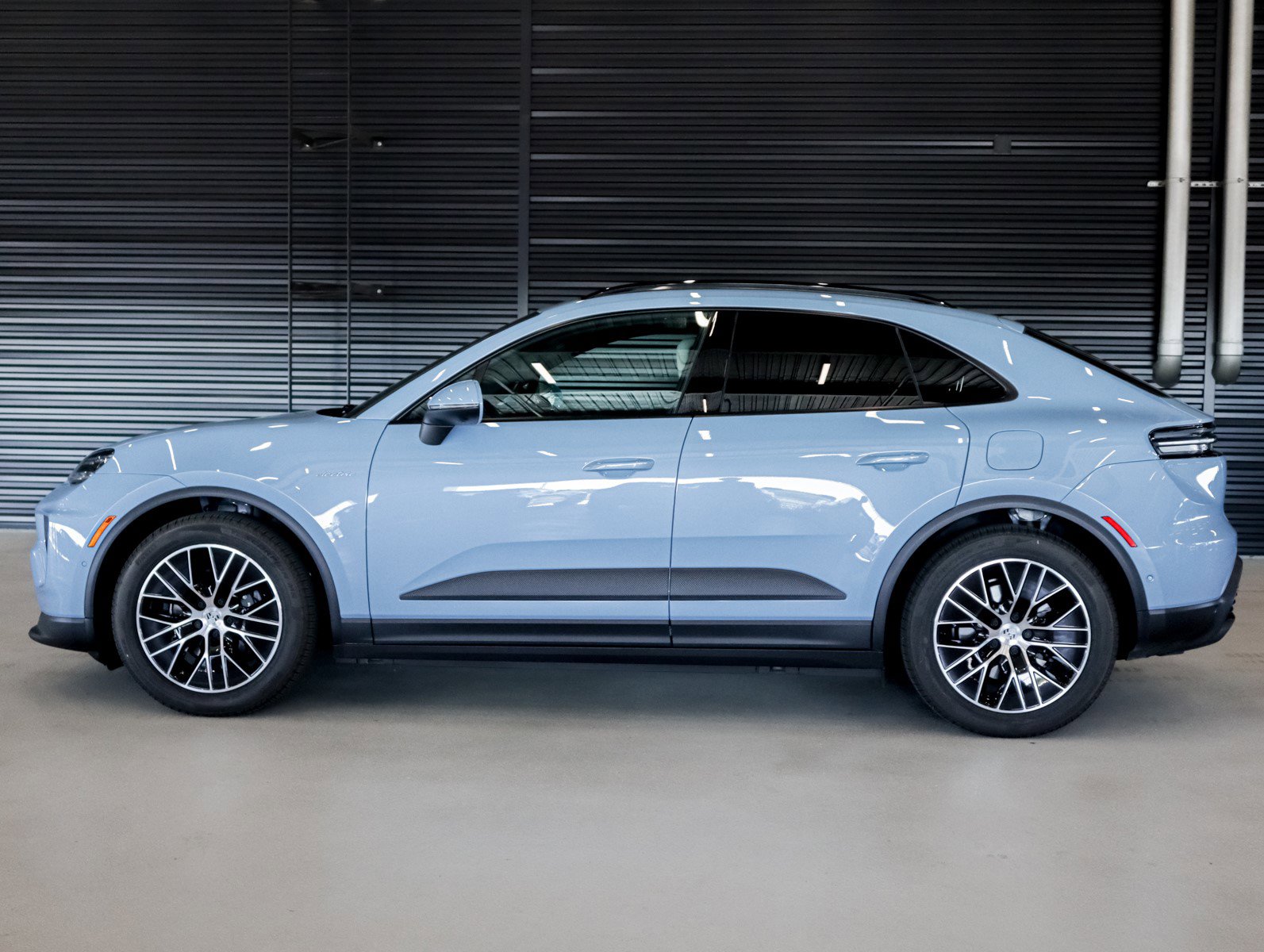 Certified 2025 Porsche Macan Base with VIN WP1AD2XA2SL077758 for sale in Ontario, CA