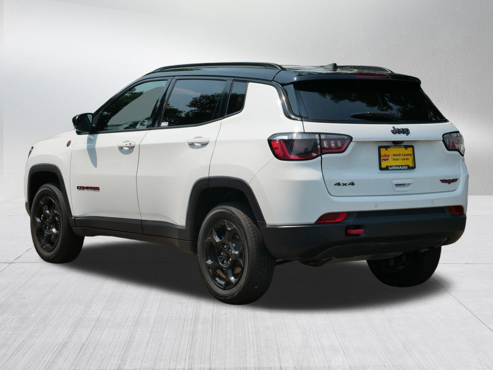 2024 Jeep Compass Trailhawk photo 3