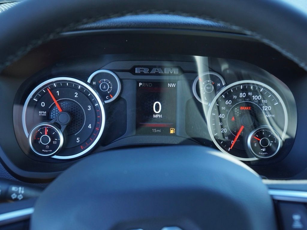 New 2026 Diamond Black Crystal Pearl-Coat Exterior Paint RAM Big Horn Night Edition image 14