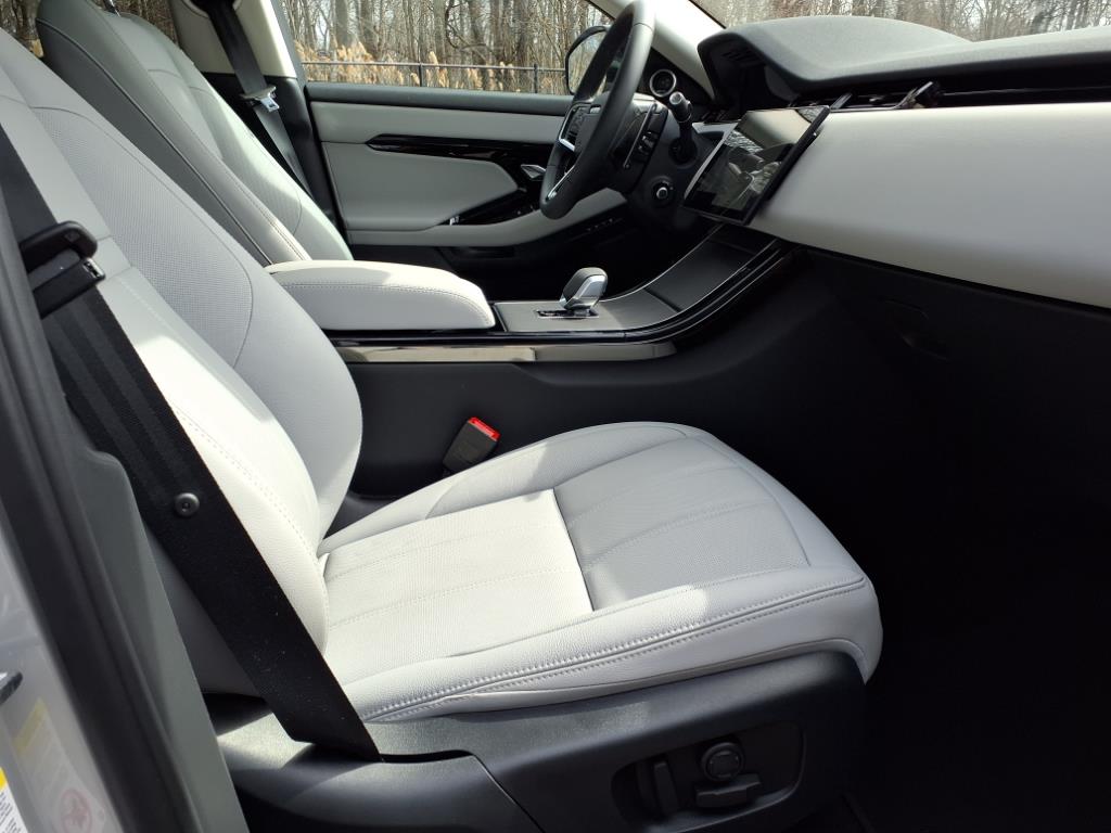 2025 Land Rover Range Rover Evoque S photo 3