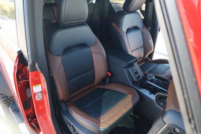 2024 Ford Bronco Outer Banks photo 24