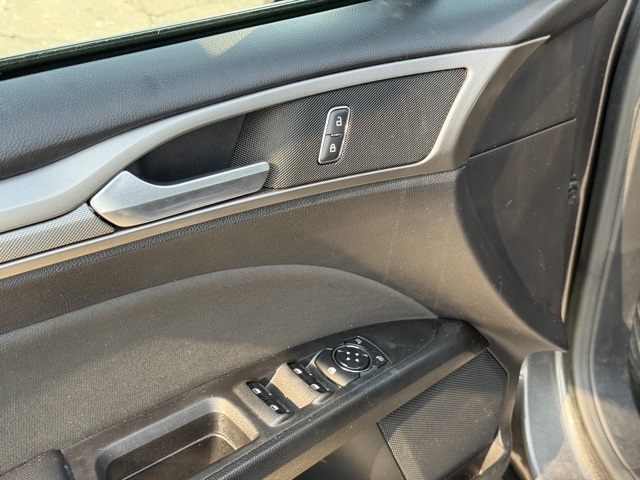 2018 Ford Fusion SE photo 10