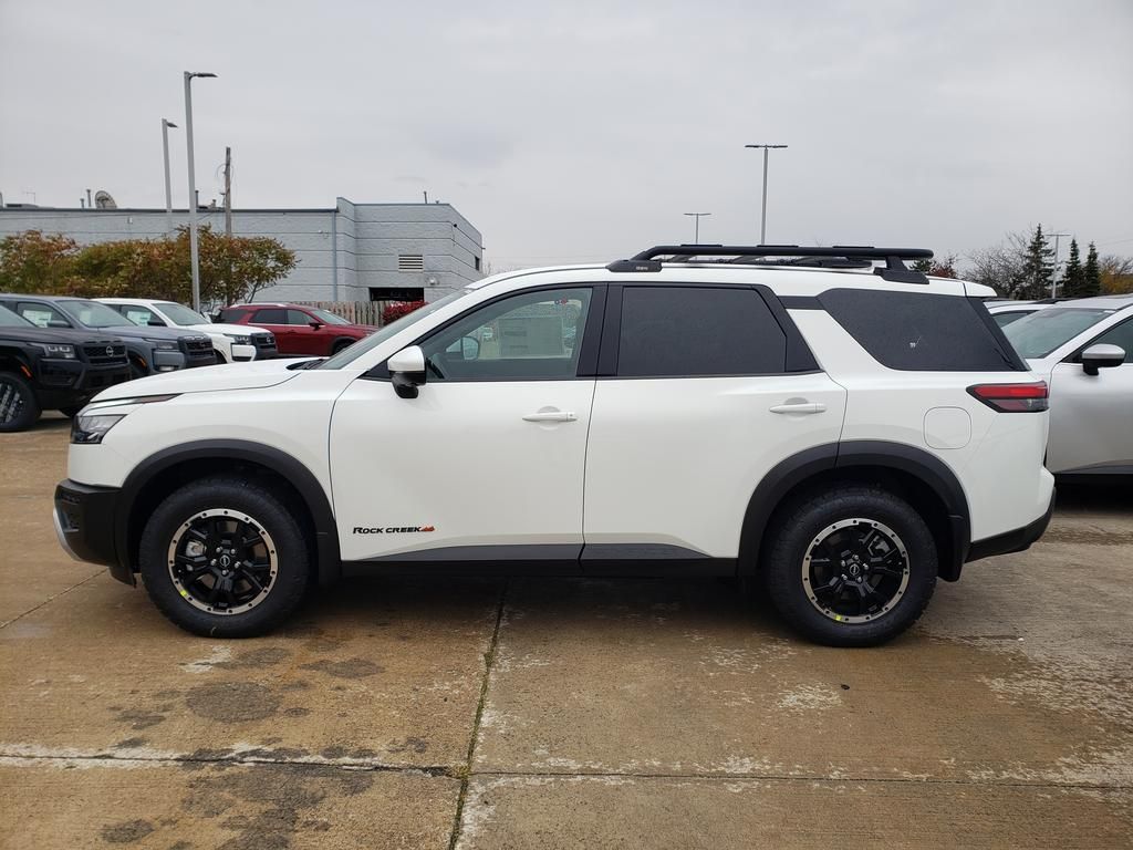 2025 Nissan Pathfinder Rock Creek photo 3