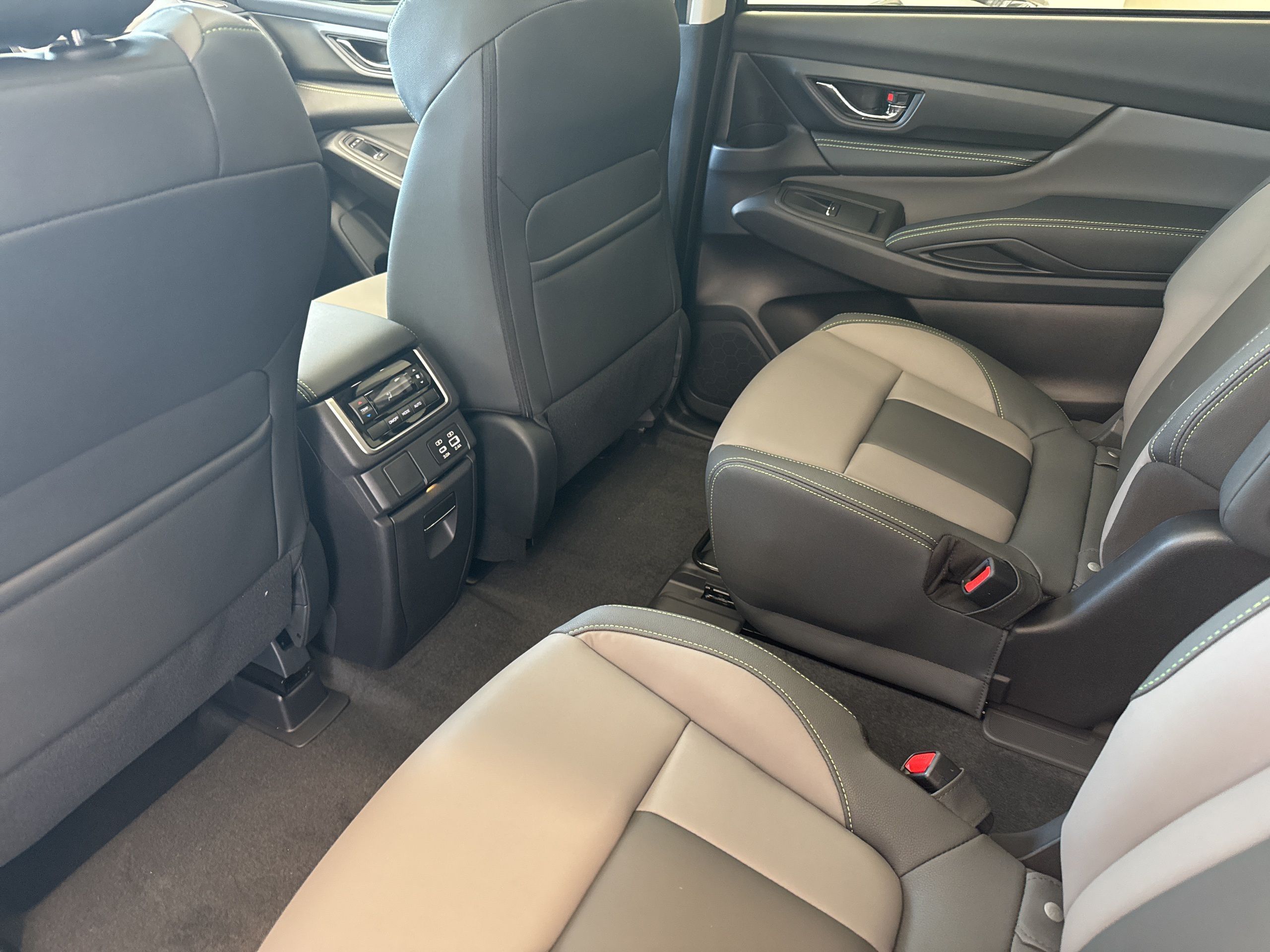 2025 Subaru Ascent Onyx Edition photo 19